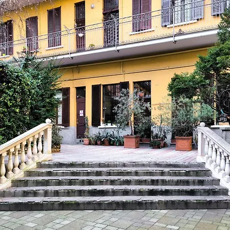 Stylish Top-floor Apt; Design Disctrict Daire *